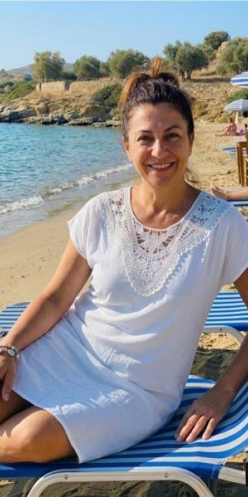 Μίντι καλοκαιρινό φόρεμα σε λευκό χρώμα