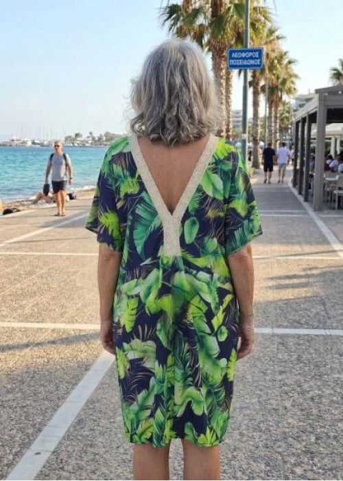 Μίντι καλοκαιρινό φόρεμα σε πράσινο χρώμα Μίντι καλοκαιρινό φόρεμα σε πράσινο χρώμα