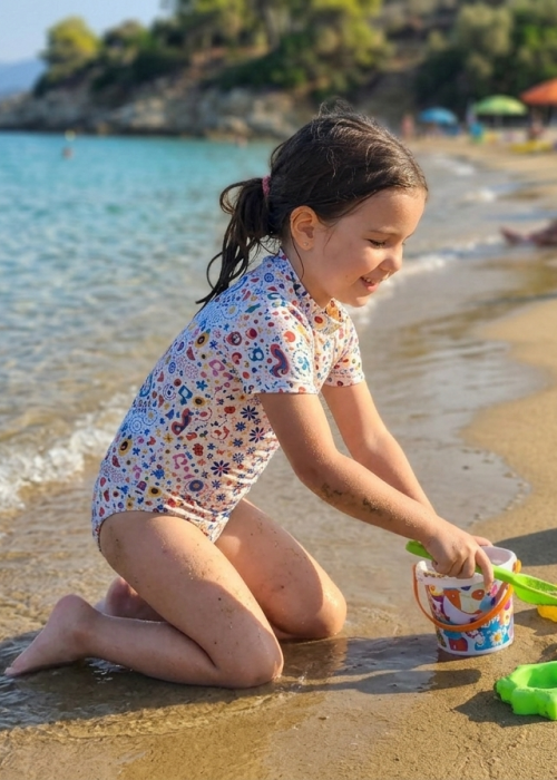 Παιδικό μαγιό με αντηλιακή προστασία μπλουζάκι με σλιπ