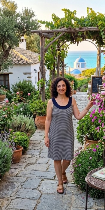 Μπλε ριγέ καλοκαιρινό φόρεμα Μπλε ριγέ καλοκαιρινό φόρεμα