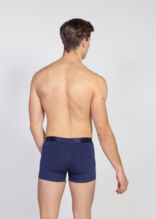 Med μπλε boxer