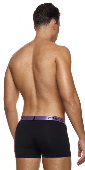 Med μαύρο boxer
