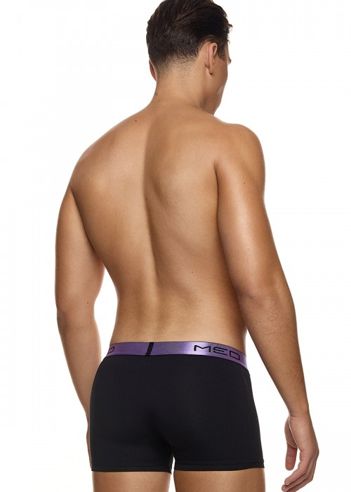 Med μαύρο boxer
