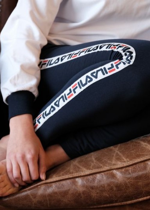 Fila φόρμα με πούλιες.